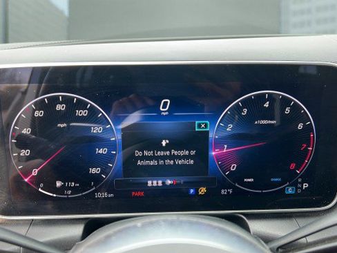 Used 2024 Mercedes-Benz GLC 300 image 29