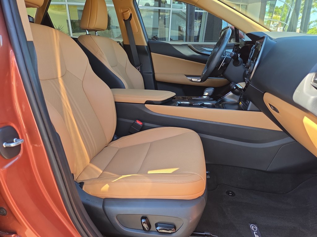 Used 2025 Lexus NX 250 FWD w/ Accessory Package (Z1) image 15