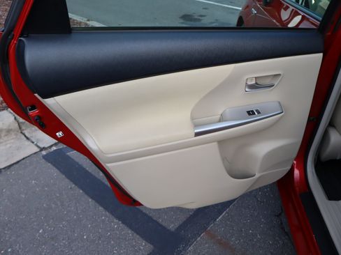 Used 2014 Toyota Prius V Three FWD image 29