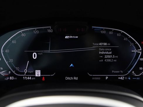 Used 2020 BMW 745e xDrive image 22