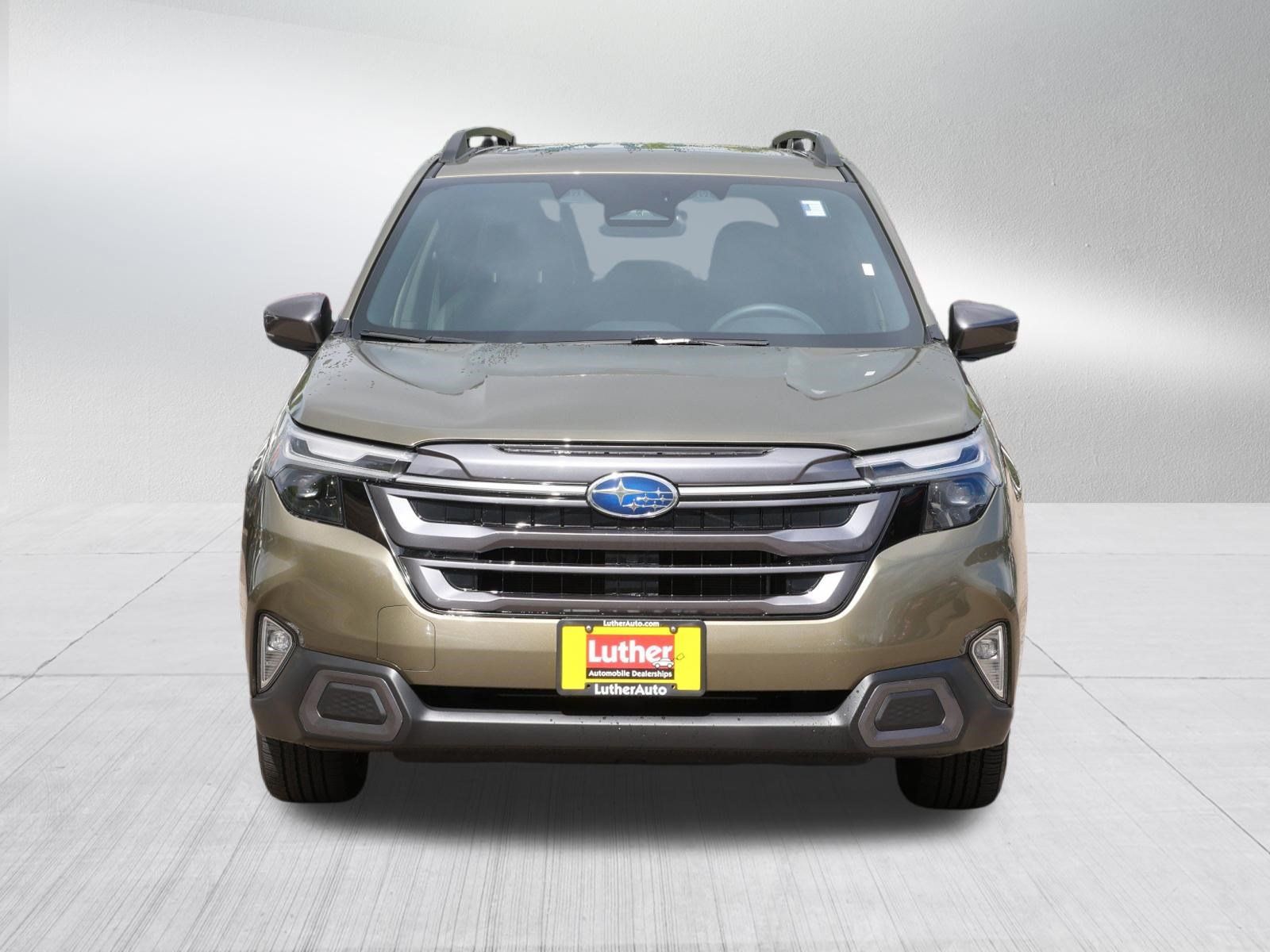 Used 2025 Subaru Forester Limited AWD/4WD image 2