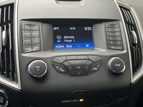 Used 2018 Ford Edge SEL image 17