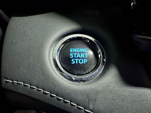 Used 2022 Toyota Highlander XLE AWD/4WD image 34