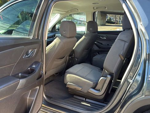 Used 2019 Chevrolet Traverse LT image 28
