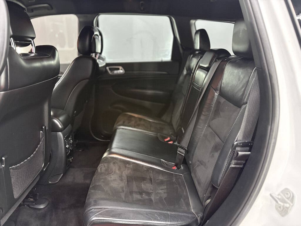 Used 2018 Jeep Grand Cherokee Altitude AWD/4WD image 11