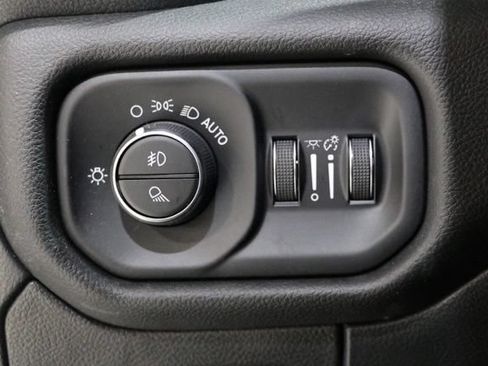 Used 2023 RAM 1500 Laramie AWD/4WD image 20