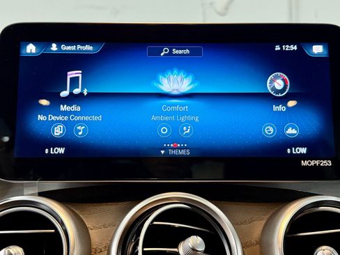 Used 2022 Mercedes-Benz GLC 300 4MATIC Coupe image 33