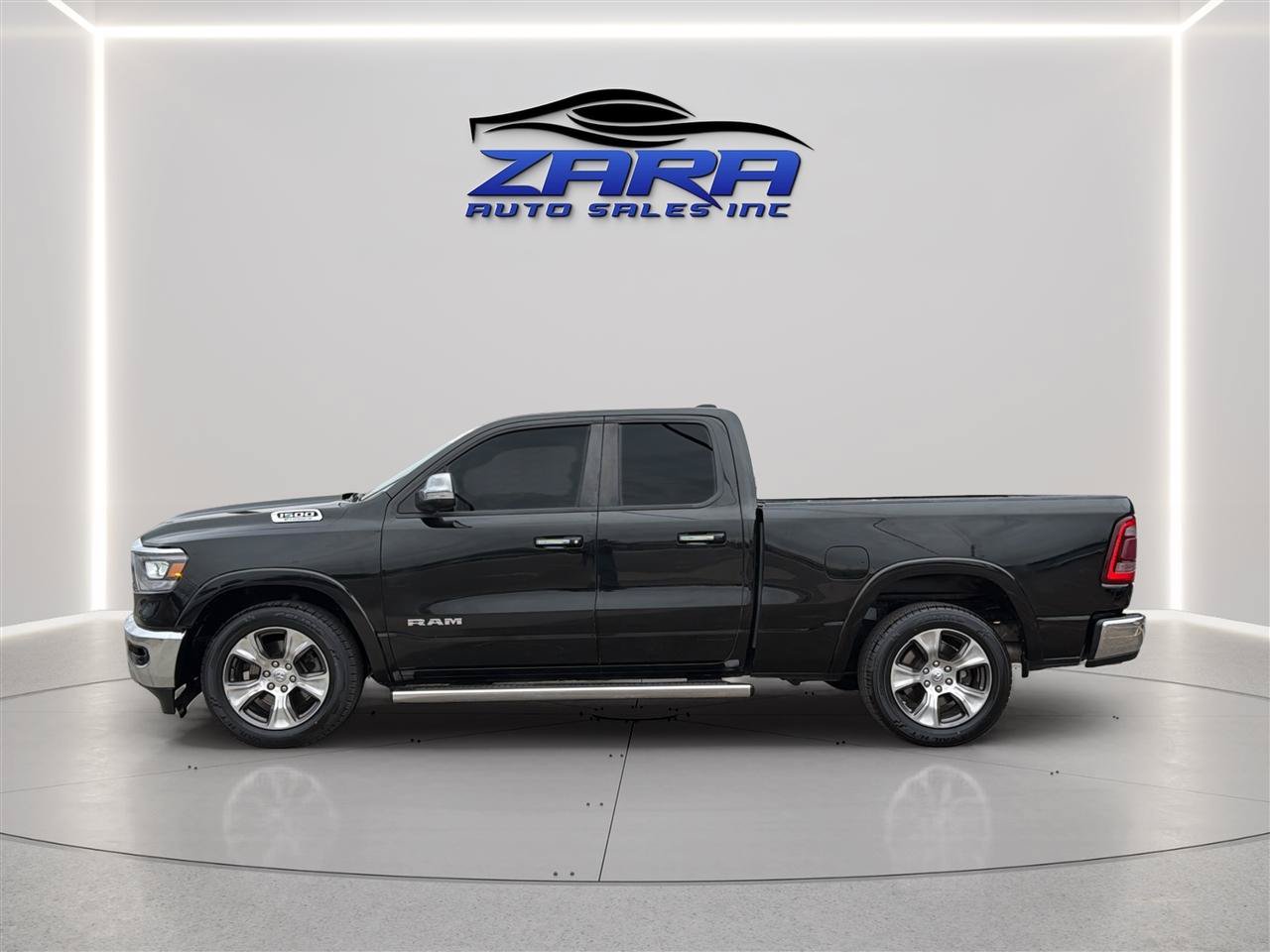 Used 2019 RAM 1500 Laramie AWD/4WD image 4