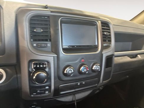 Used 2018 RAM 1500 Express AWD/4WD image 22