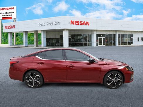 Used 2026 Nissan Altima 2.5 SR w/ SR Premium Package image 5