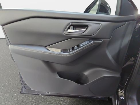 New 2026 Nissan Rogue SV FWD image 25