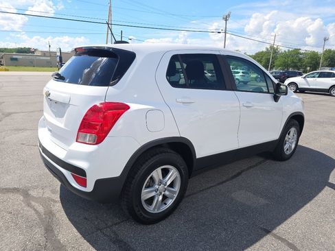 Used 2017 Chevrolet Trax LS w/ Fleet Convenience Package AWD/4WD image 6