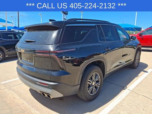 Used 2025 Chevrolet Traverse LT FWD image 15