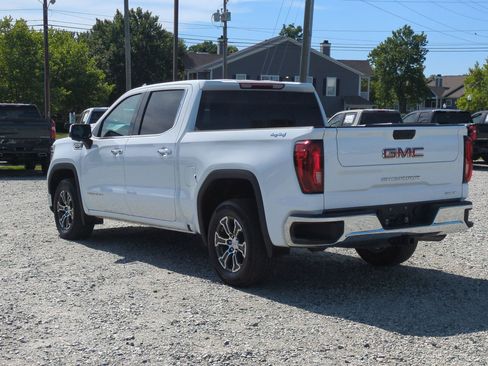 Used 2025 GMC Sierra 1500 SLT AWD/4WD image 8