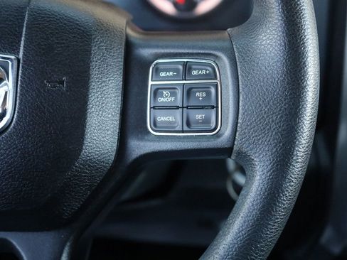 Used 2020 RAM 1500 Classic SLT image 28