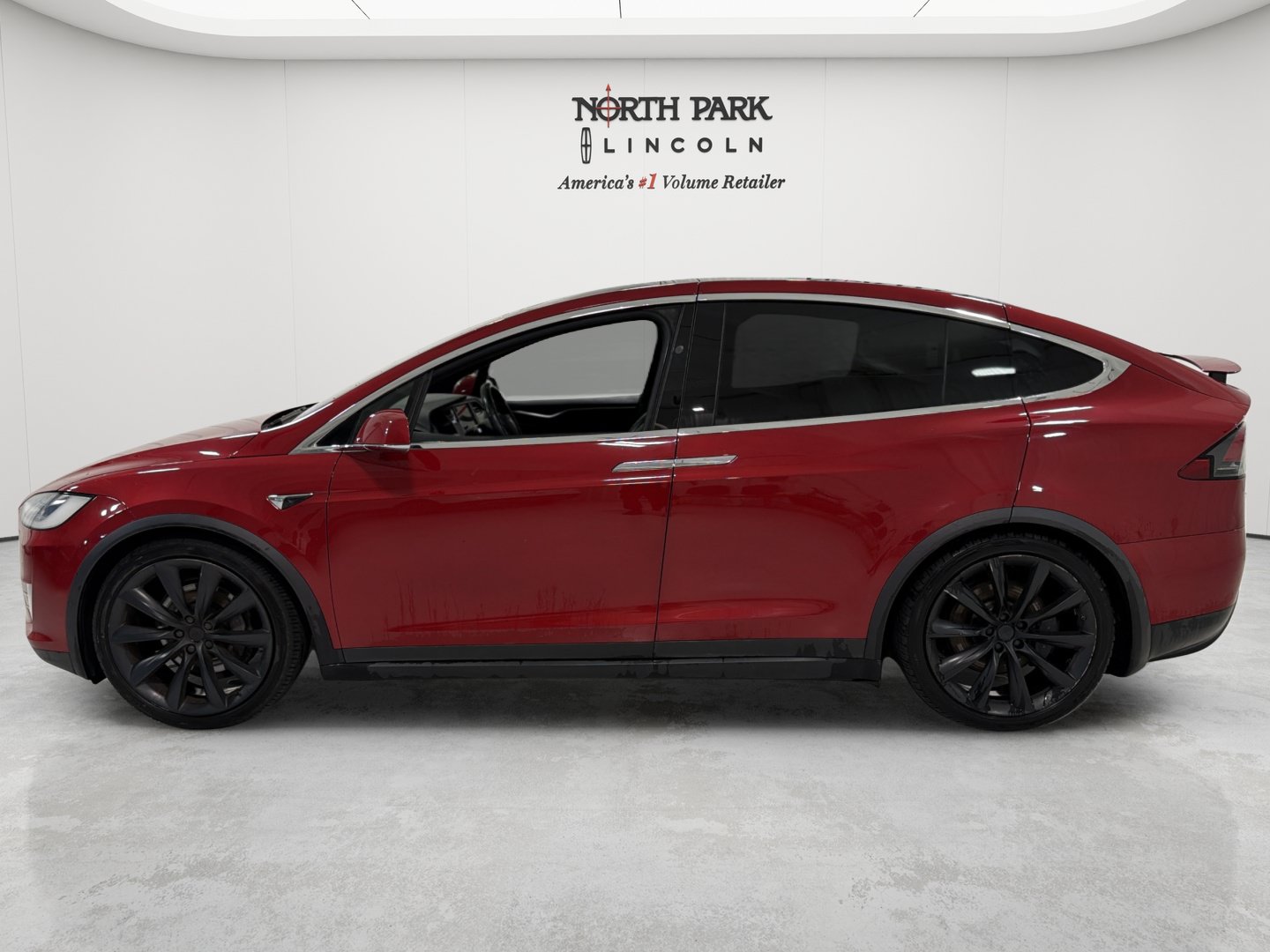 Used 2017 Tesla Model X 100D AWD/4WD image 2