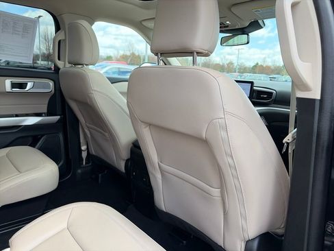 Used 2024 Ford Explorer XLT w/ Equipment Group 202A image 31