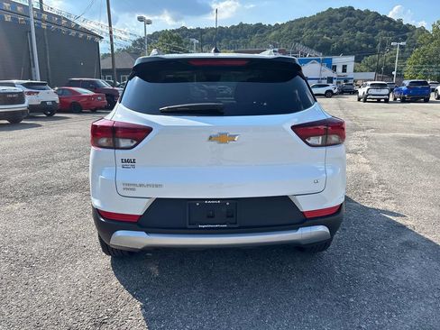 Used 2025 Chevrolet TrailBlazer LT AWD/4WD image 4