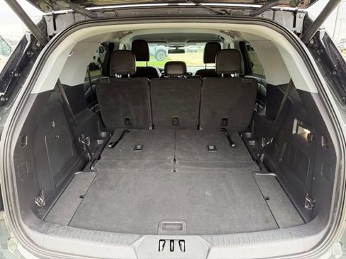 Certified 2022 Ford Explorer XLT w/ Equipment Group 202A RWD image 6