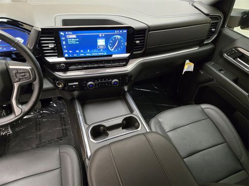 Used 2024 Chevrolet Silverado 2500 LTZ w/ LTZ Plus Package image 21