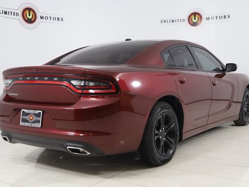 Used 2019 Dodge Charger SXT image 3