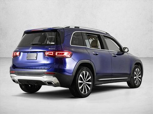 Used 2021 Mercedes-Benz GLB 250 4MATIC image 4