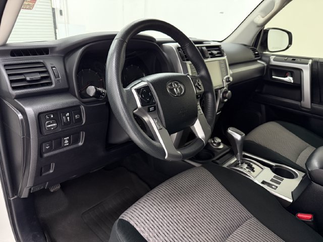 Used 2020 Toyota 4Runner SR5 AWD/4WD image 8