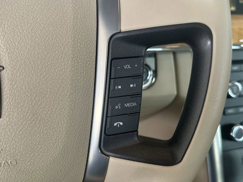 Used 2010 Lincoln MKS image 21