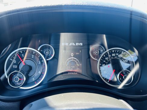 Used 2024 RAM 3500 Tradesman w/ Chrome Appearance Group image 19