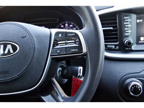 Used 2020 Kia Sorento LX image 19