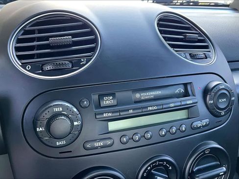 Used 2003 Volkswagen Beetle GL image 32