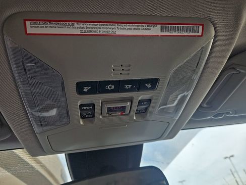 Used 2019 Toyota RAV4 XLE Premium image 20