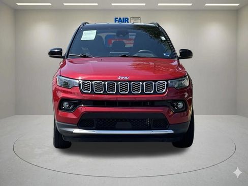 Used 2025 Jeep Compass Limited AWD/4WD image 4