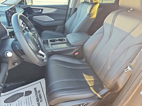 Used 2025 Acura MDX SH-AWD image 16