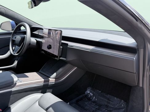 Used 2025 Tesla Model S AWD/4WD image 52