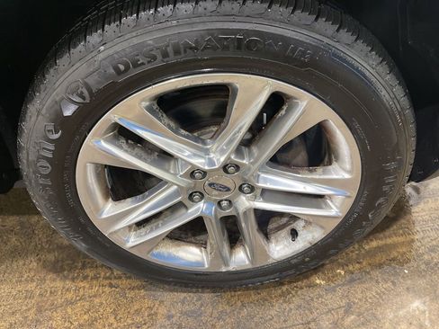 Used 2018 Ford Explorer Limited w/ Equipment Group 301A AWD/4WD image 26