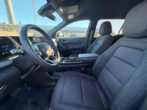 Used 2025 Chevrolet Equinox LT image 24