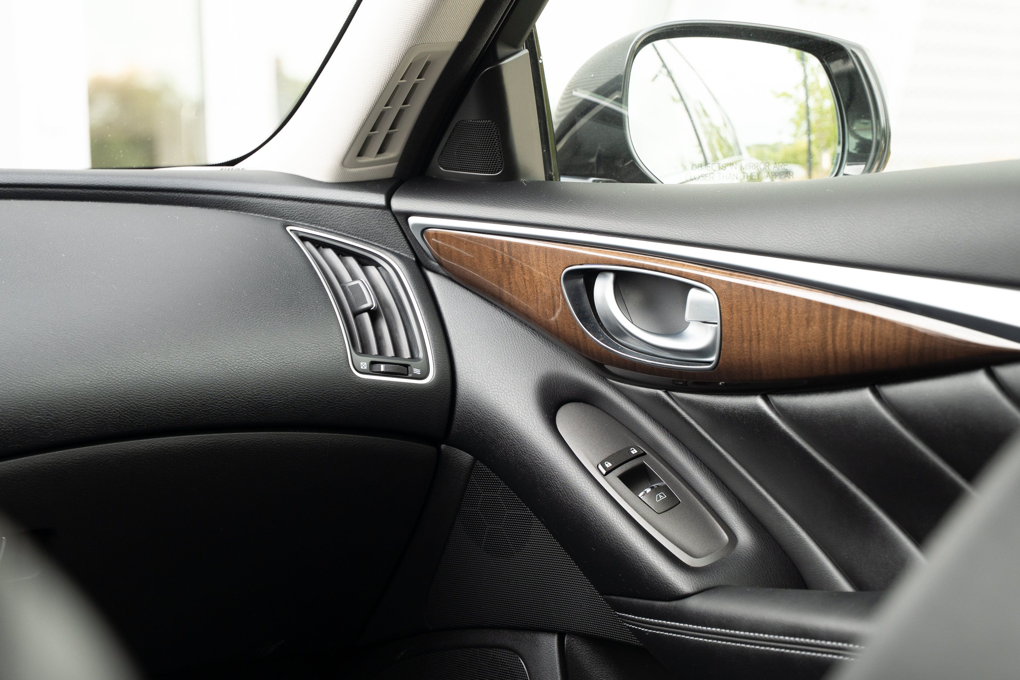 Used 2014 INFINITI Q50 Premium w/ Deluxe Touring Package AWD/4WD image 13