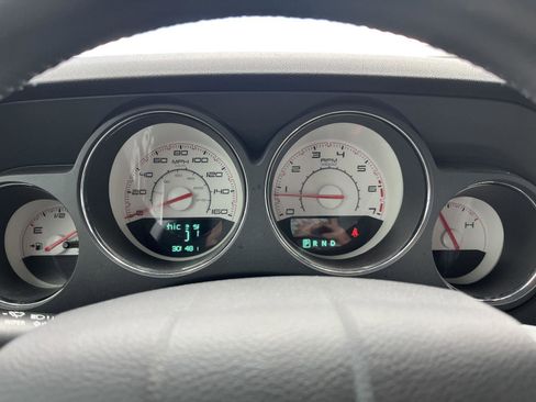 Used 2014 Dodge Challenger R/T image 29