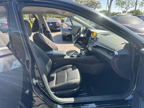 Used 2025 Nissan Altima 2.5 SV FWD image 11