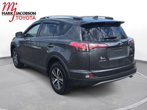 Used 2017 Toyota RAV4 XLE image 11