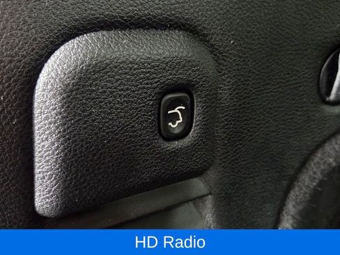 Used 2019 Jeep Grand Cherokee Laredo image 12