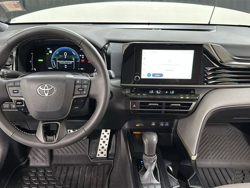 Certified 2025 Toyota Camry SE image 9