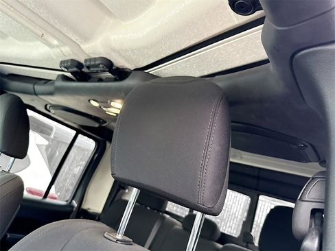 Used 2021 Jeep Gladiator Mojave w/ Auxiliary Switch Group image 20