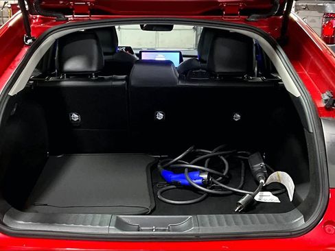 Used 2025 Toyota Prius Plug-In Hybrid image 31