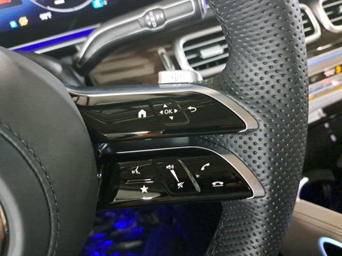 New 2026 Mercedes-Benz GLS 450 4MATIC image 18