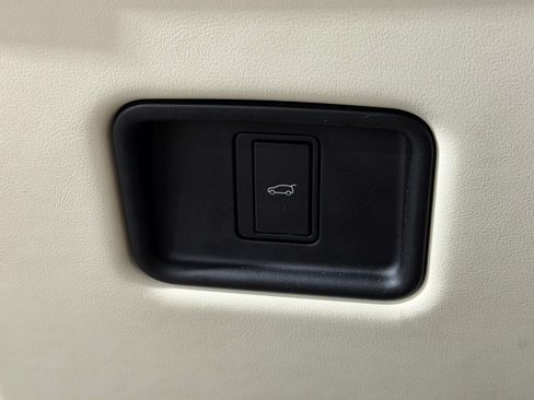 Used 2024 Land Rover Range Rover SE AWD/4WD image 16