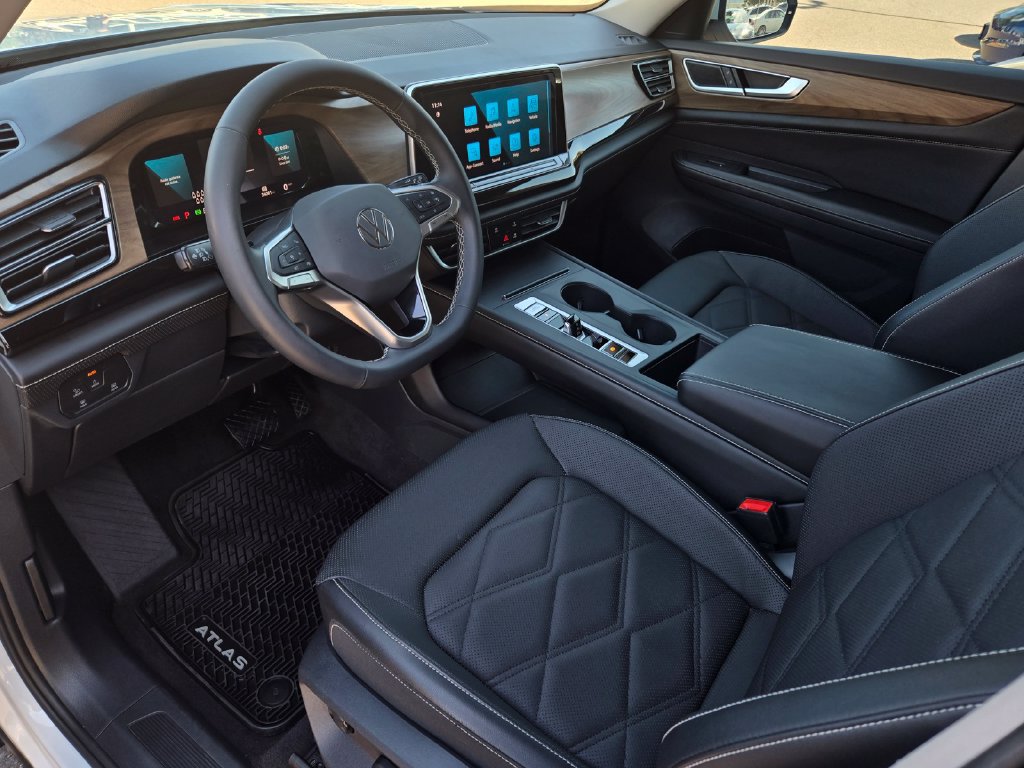 Certified 2024 Volkswagen Atlas SE AWD/4WD image 10
