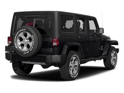 Used 2017 Jeep Wrangler Unlimited Sahara w/ Connectivity Group AWD/4WD image 5