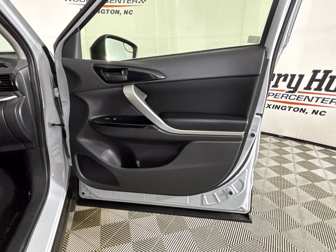 Used 2024 Mitsubishi Eclipse Cross LE AWD/4WD image 26
